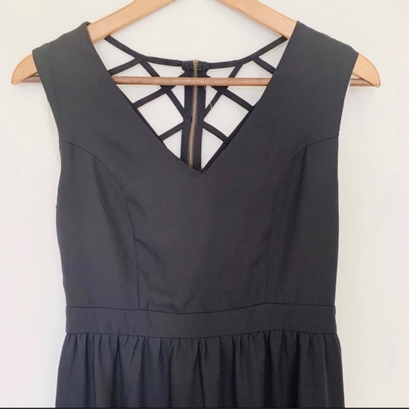 🆕 NWOT Black High/Lo Caged Back Dress - Picture 4 of 5
